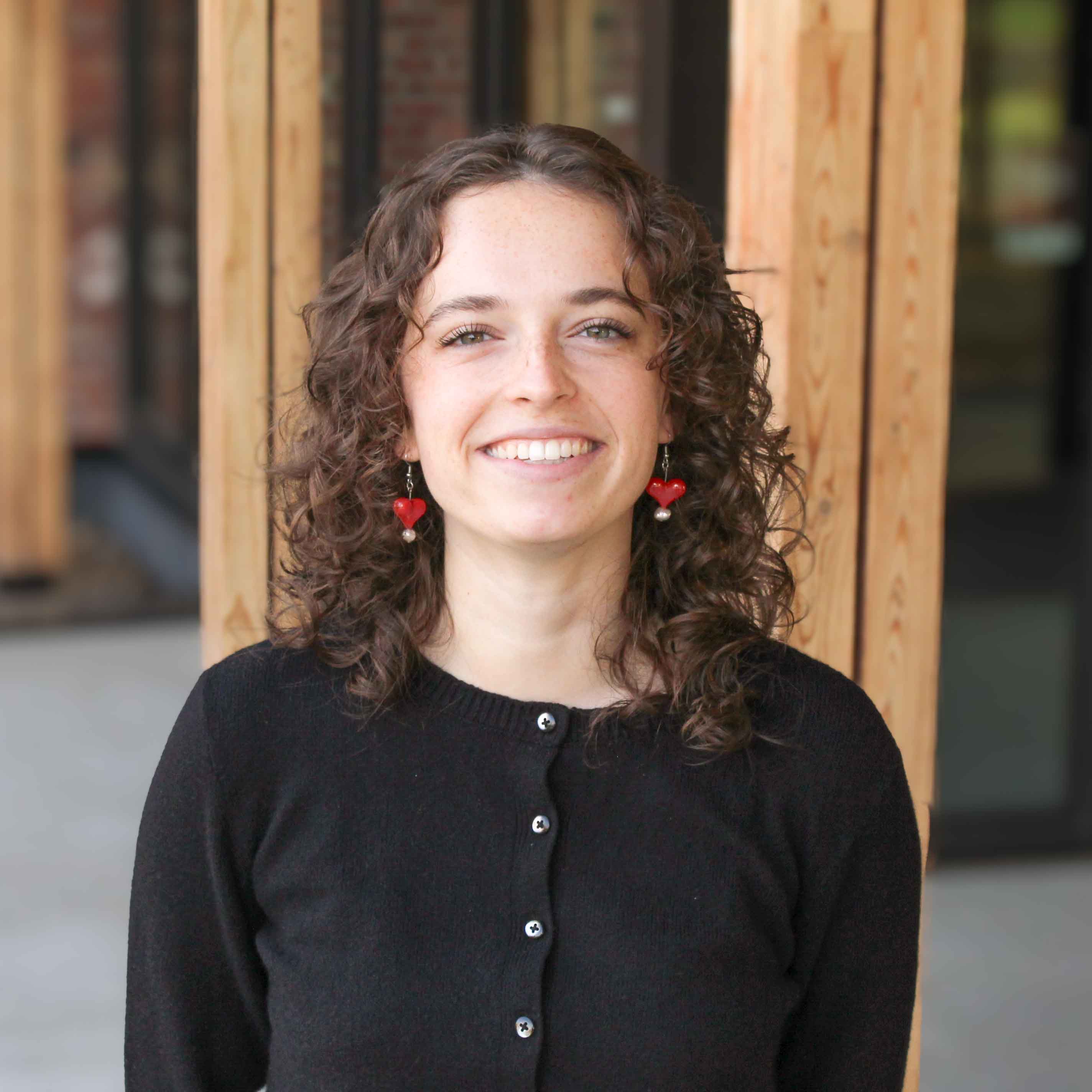 Anna Sherwood headshot